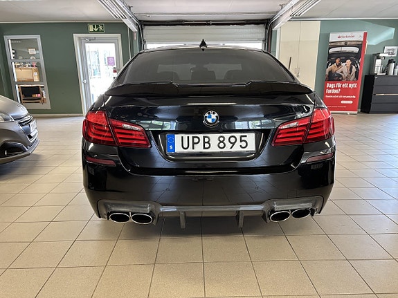 BMW M5 11 of 13