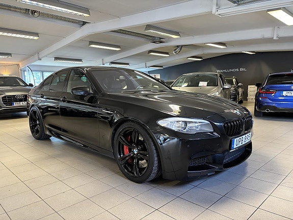BMW M5 2 of 13
