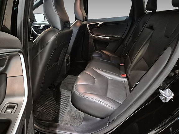Volvo XC60 8 of 11