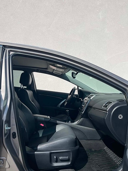 Toyota Avensis 14 of 21