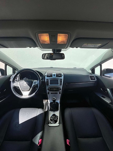 Toyota Avensis 11 of 21