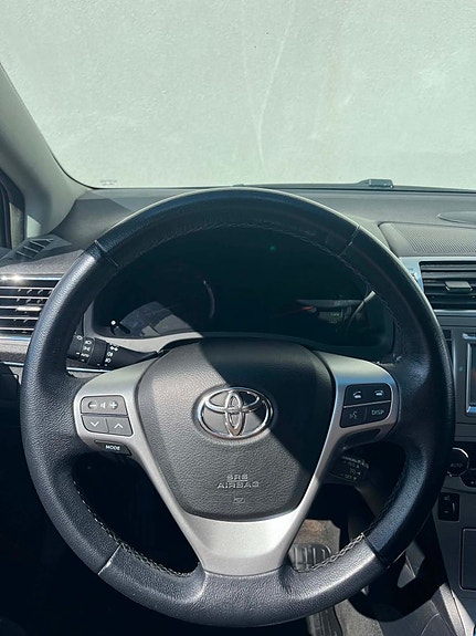 Toyota Avensis 6 of 21