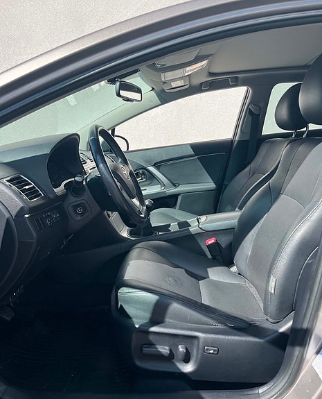Toyota Avensis 5 of 21