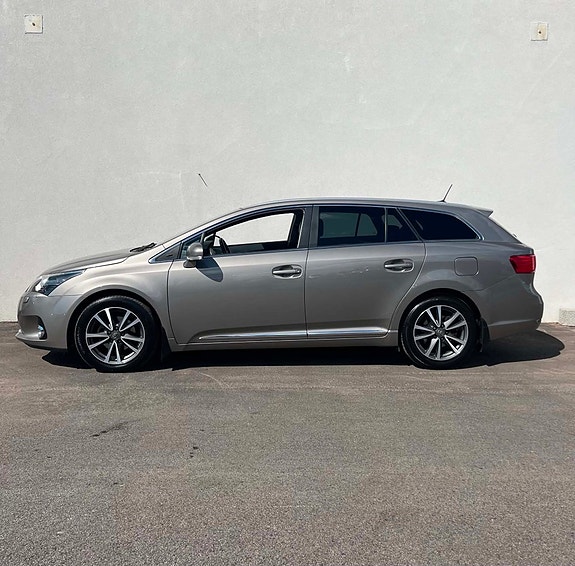Toyota Avensis 3 of 21