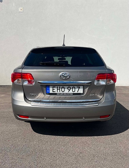 Toyota Avensis 17 of 21