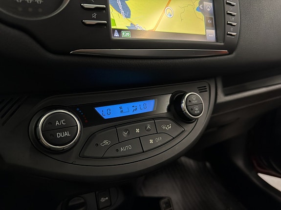 Toyota Yaris 21 of 24