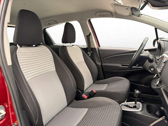 Toyota Yaris 11 of 24