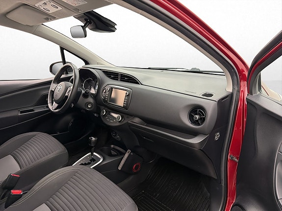 Toyota Yaris 12 of 24