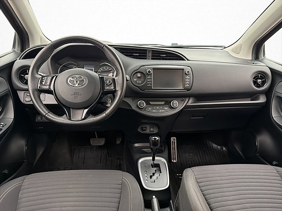 Toyota Yaris 10 of 24
