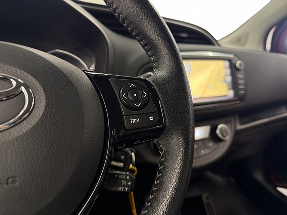 Toyota Yaris 16 of 24