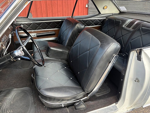 Oldsmobile Ninety-Eight 11 of 25