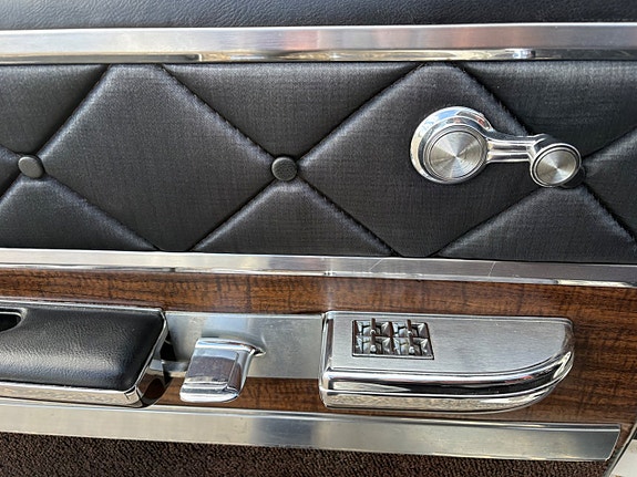 Oldsmobile Ninety-Eight 15 of 25