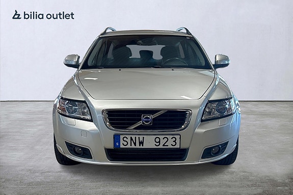 Volvo V50 3 of 21