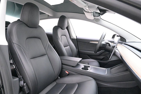 Tesla Model 3 11 of 27