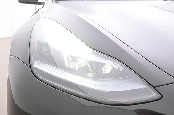 Tesla Model 3 26 of 27