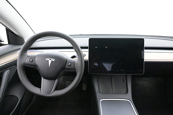 Tesla Model 3 6 of 27
