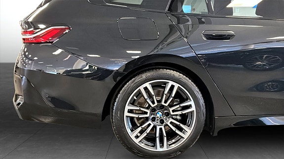 BMW 530e 9 of 9