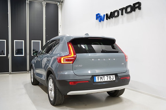 Volvo XC40 4 of 24