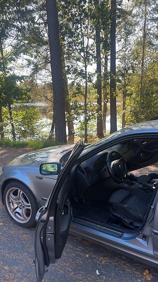 BMW 320i 5 of 12