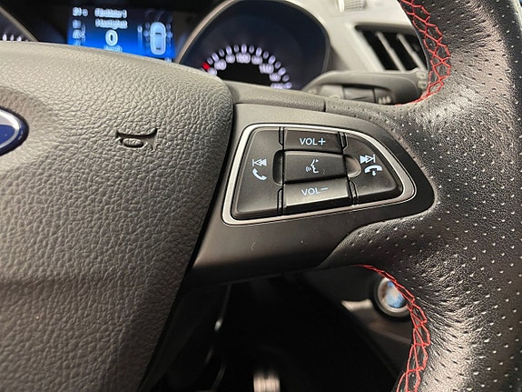 Ford Kuga 23 of 25