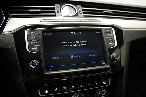 Volkswagen Passat Alltrack 19 of 25