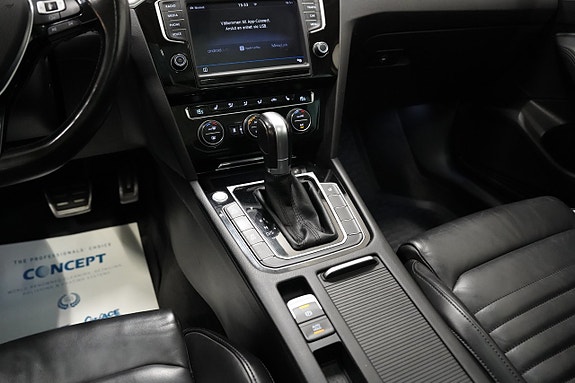 Volkswagen Passat Alltrack 14 of 25