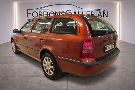 Skoda Octavia 6 of 13