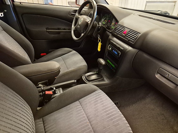 Skoda Octavia 9 of 13