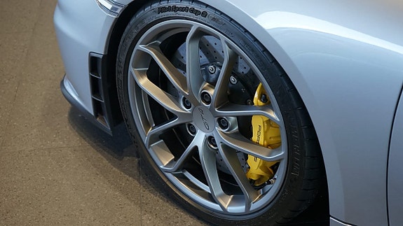 Porsche 718 Cayman GT4 6 of 8