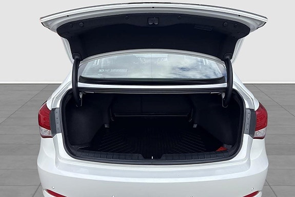 Hyundai i40 12 of 12