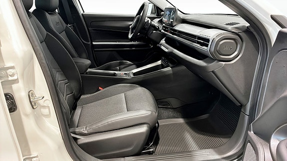 Jeep Avenger 3 of 9