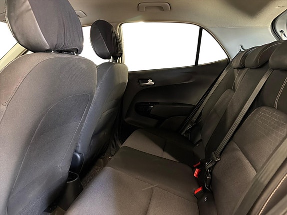Kia Picanto 9 of 16