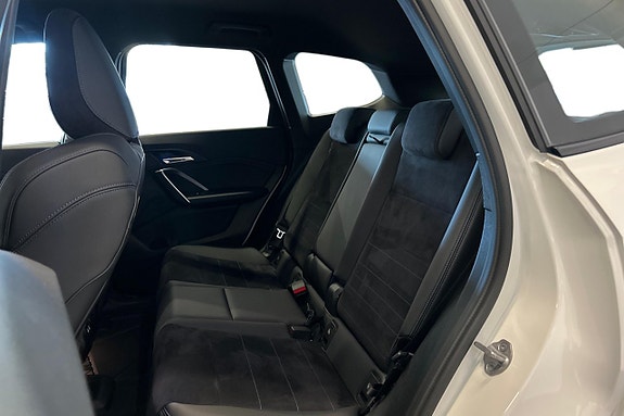 BMW iX1 19 of 22