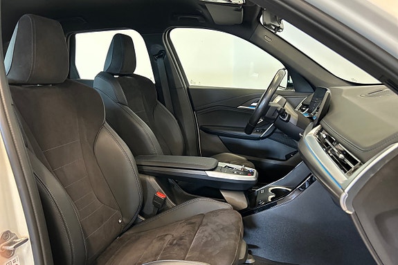 BMW iX1 17 of 22