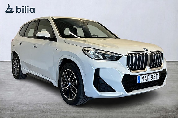 BMW iX1 3 of 22
