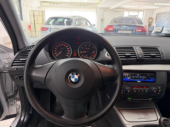 BMW 116i 28 of 29