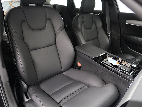 Volvo V90 24 of 30