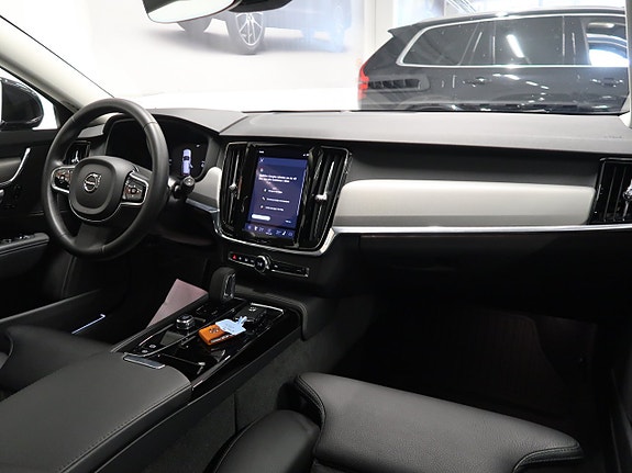 Volvo V90 23 of 30