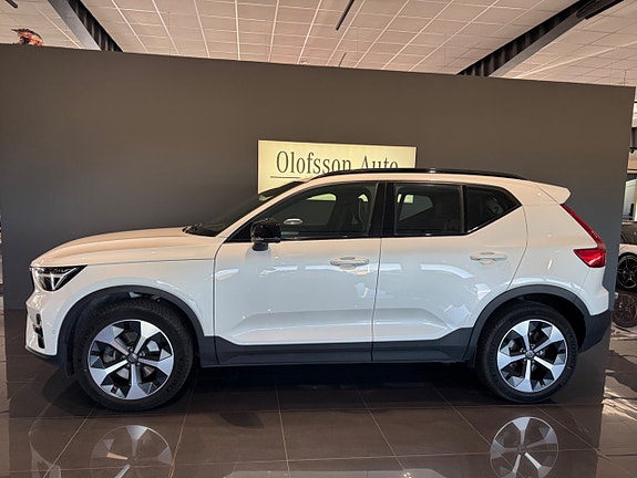 Volvo XC40 3 of 8