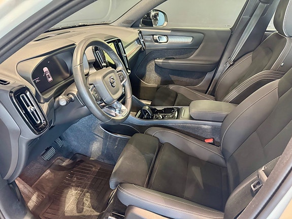Volvo XC40 8 of 8