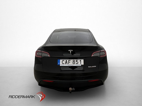 Tesla Model Y 8 of 30