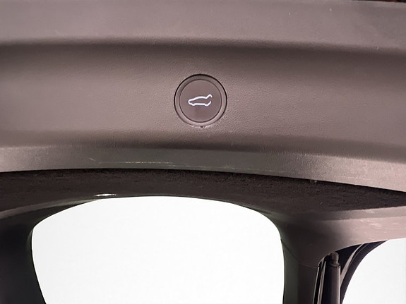 Tesla Model Y 12 of 30