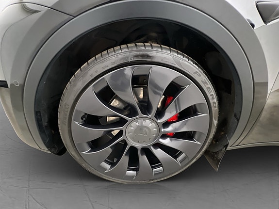Tesla Model Y 30 of 30