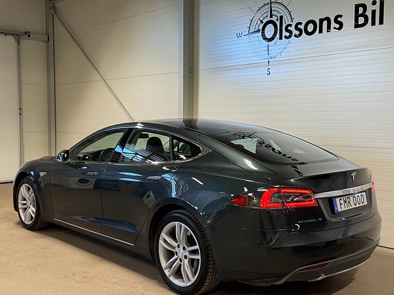 Tesla Model S 4 of 23