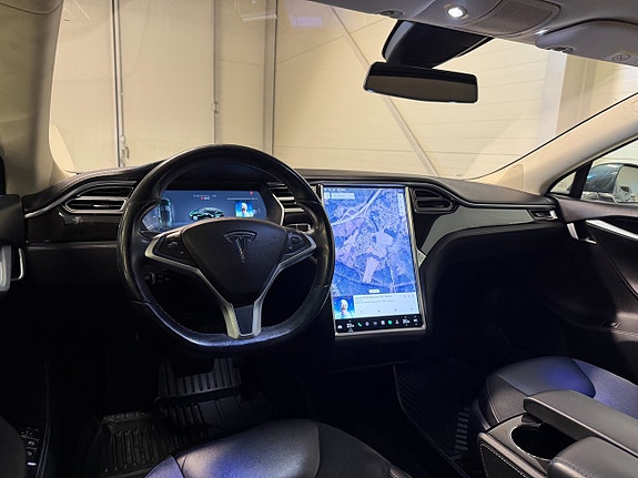 Tesla Model S 14 of 23