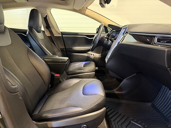 Tesla Model S 12 of 23