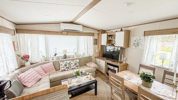 ABI Begagnad Westcoast 32 villavagn inkl plats 115 på populära Siviks Camping 16 of 18