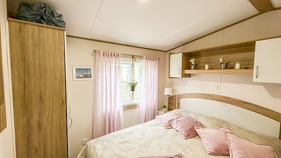 ABI Begagnad Westcoast 32 villavagn inkl plats 115 på populära Siviks Camping 6 of 18