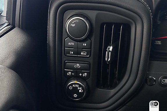 Chevrolet Silverado 1500 12 of 17