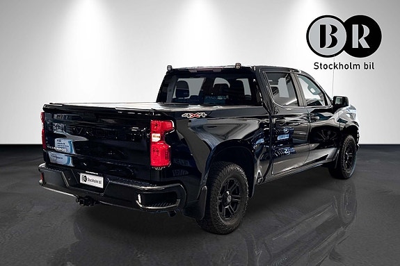 Chevrolet Silverado 1500 3 of 17